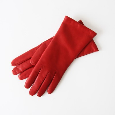 手袋のプレゼントに欲しい！デンマーク王家愛用の、上質な手袋