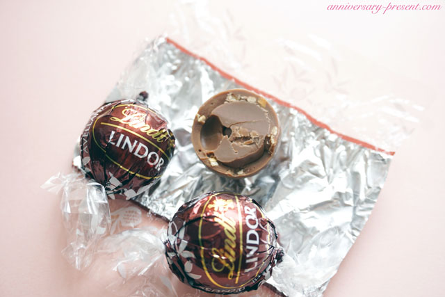 リンツのチョコレートはプレゼントにおすすめ！人気のリンドールを食べてみました