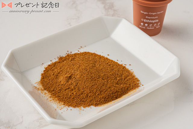 エペイオス（EPEIOS）のコーヒーを飲んでみた詳細レビュー・口コミ。エペイオスのインスタントコーヒー・クイックショットの粉をアップにした写真